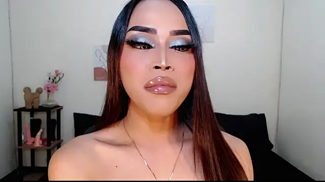 Snapshot of Lessandra_Lust chatting on September 13, 3:29 pm Lessandra Lust online show from September 13, 3:29 pm