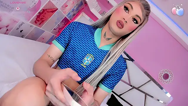 Miacuteee online show from January 18, 9:23 pm