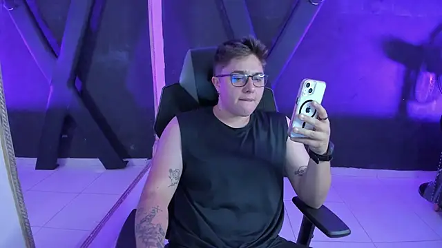 IanGilbert online show from January 10, 8:48 pm