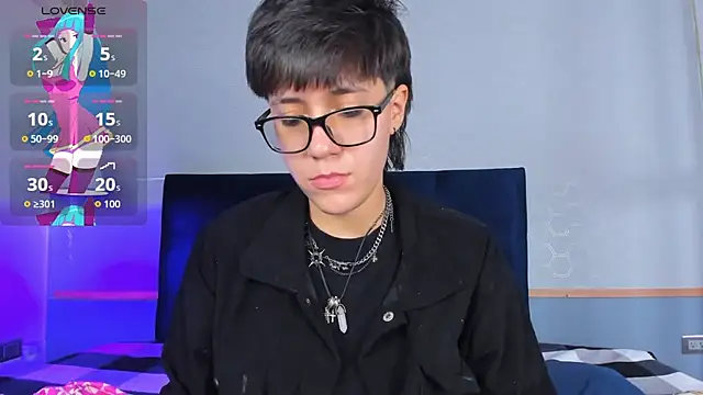 Tsuki Maru online show from December 15, 4:08 am