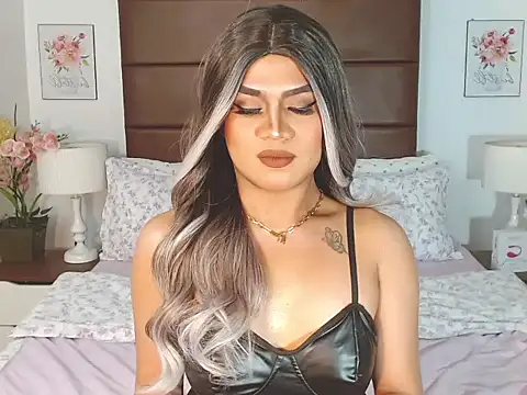 PlayfullBella online show from April 4, 9:12 pm