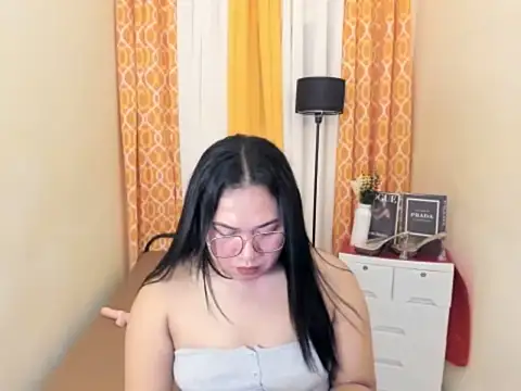 TsUncutKaren online show from March 27, 5:25 pm