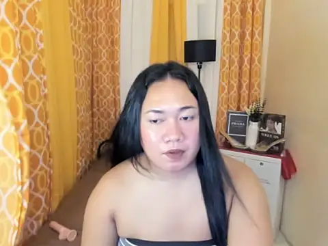 TsUncutKaren online show from April 19, 6:10 pm