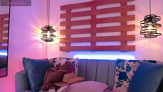 ArianaSantana online show from October 4, 1:56 pm