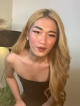 vivenne online show from February 25, 6:45 pm