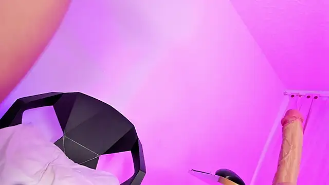 francesca suzett  online show from November 9, 11:33 am