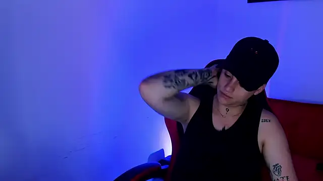 PeytonBox online show from December 2, 11:35 am