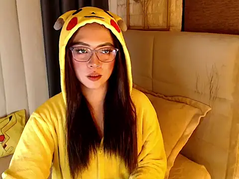 yourdevilsweettsx online show from April 5, 3:32 pm