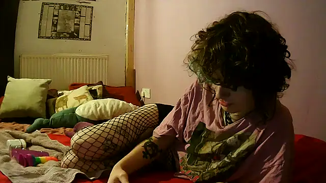 Nydia Levine online show from October 6, 3:23 pm