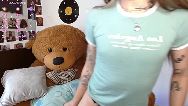 Snapshot of scarleettwolff chatting on September 24, 7:42 pm scarleettwolff online show from September 24, 7:42 pm