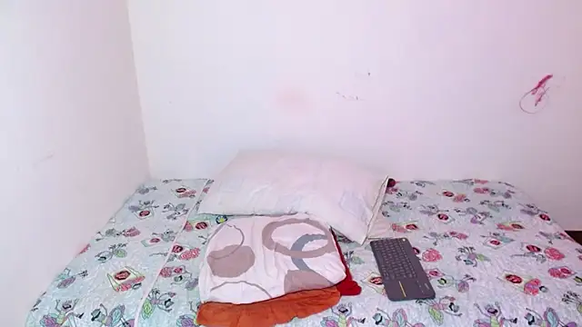 lorenacapelli online show from November 14, 11:51 am