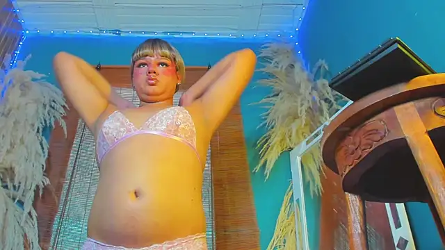 Tiffany deluxe online show from November 4, 1:43 pm