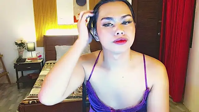 fallinLunaxX online show from November 12, 5:45 pm