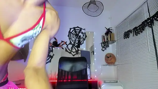 AndreaTonmsong online show from October 23, 6:34 pm