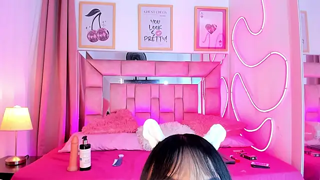 Nefera Noxx online show from November 2, 4:43 am