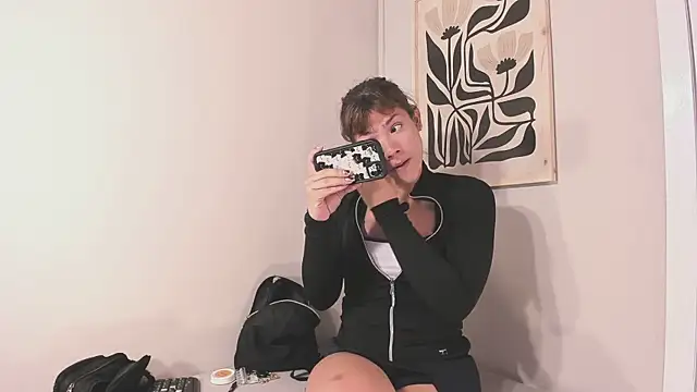 KassMonroe online show from March 10, 8:12 pm