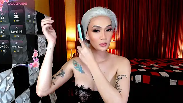 MeatyCockLuna online show from October 31, 4:33 am