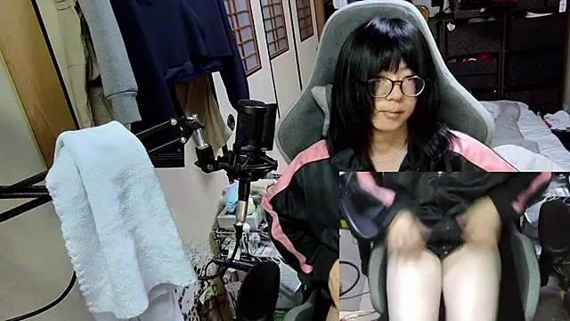 harinyanxxx online show from February 15, 7:01 pm