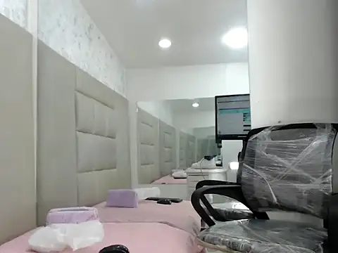 WinnyBarness online show from November 15, 2:09 am