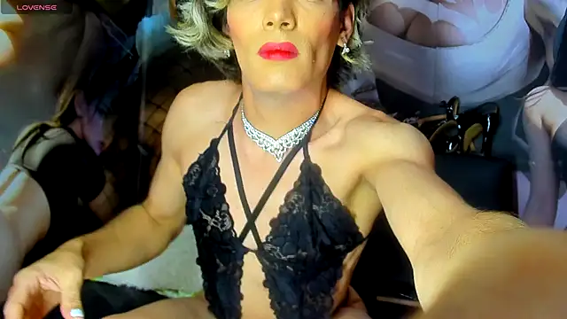 wild-cat-hot online show from October 27, 11:13 pm