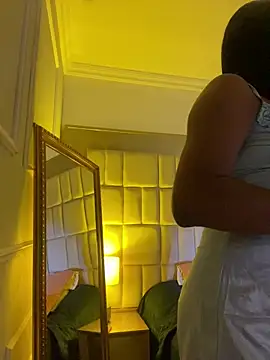 IsabellaDarrell ts online show from February 11, 11:40 am