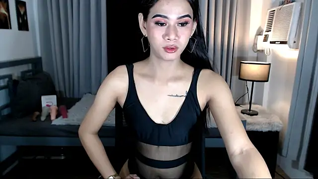 yourhottestzoey online show from May 5, 2:56 pm