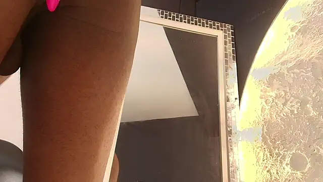 NaomiQueents online show from November 8, 1:33 pm