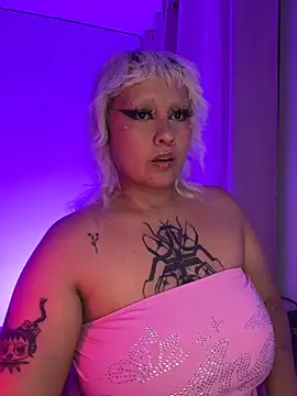 pinkbaddie777 online show from February 4, 2:38 am