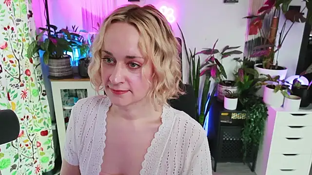 xzoeyryanx online show from February 13, 6:48 pm