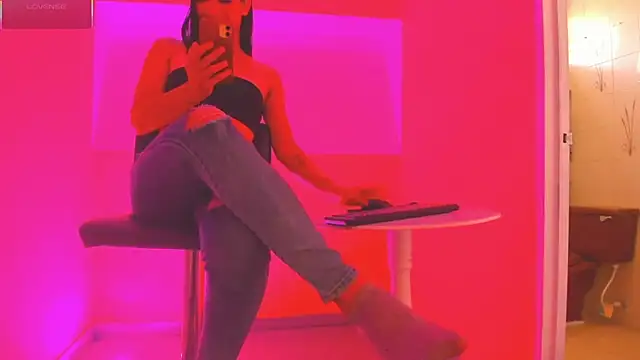 PrettyAngel   online show from February 10, 8:05 pm