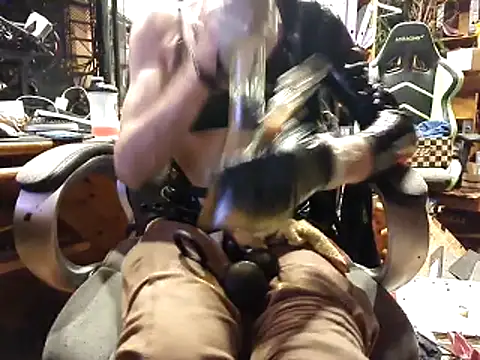 laaralatexxa BDSM online show from March 5, 9:31 pm