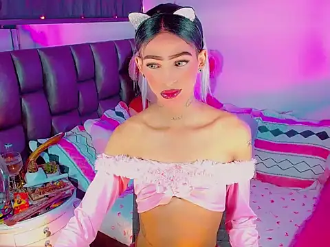 agathaferrer3 online show from February 18, 6:43 am