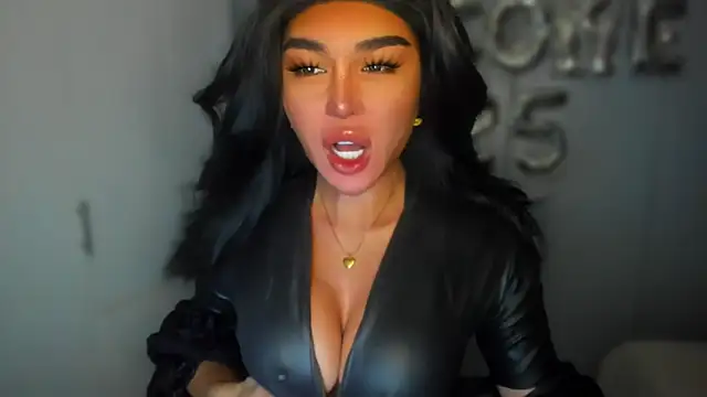 Snapshot of mxshemale_ladyboy chatting on January 1, 2:42 pm mxshemale ladyboy online show from January 1, 2:42 pm