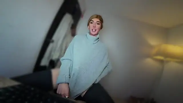 mxshemale ladyboy online show from December 15, 9:09 pm