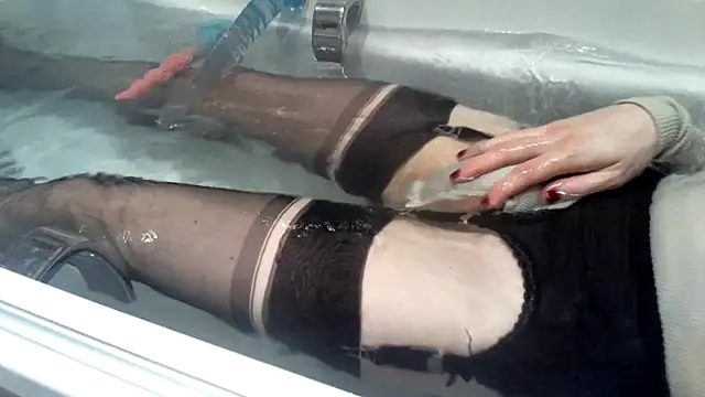 Gwenette66 online show from March 8, 11:19 pm