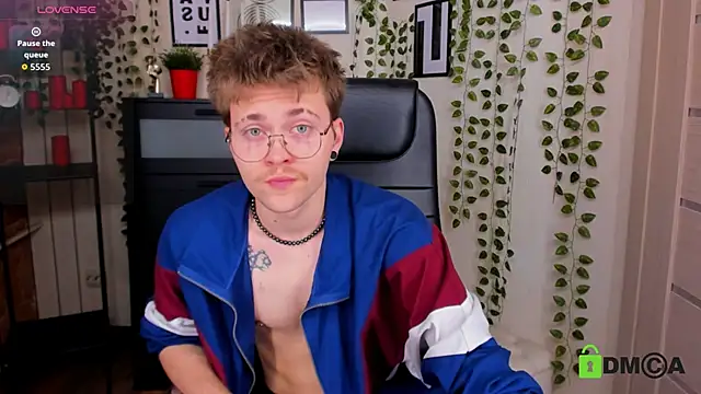 Tomas Norton online show from February 11, 3:09 pm