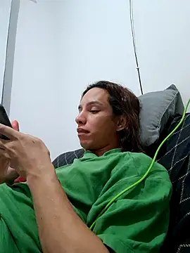 ofjuliaa online show from March 22, 5:01 am