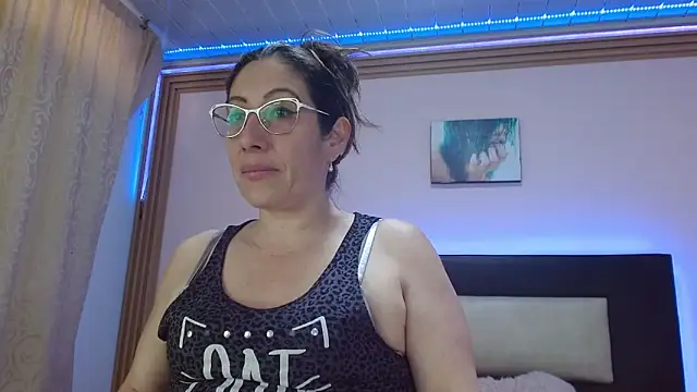 kaylaMinov  online show from February 11, 7:32 pm