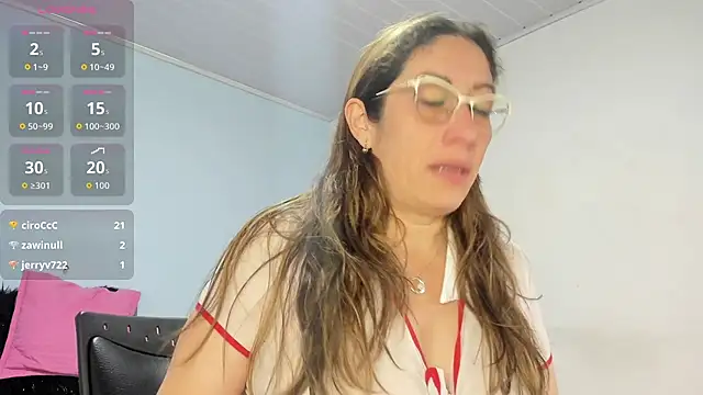 kaylaMinov  online show from April 16, 9:39 pm