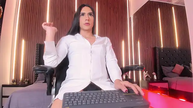 Viannca   online show from April 16, 8:04 am