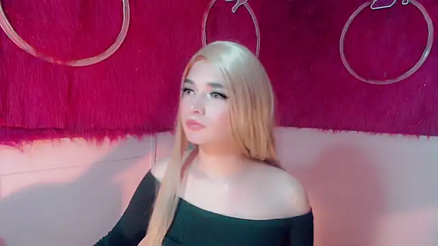 isabella vogue online show from February 16, 11:52 am