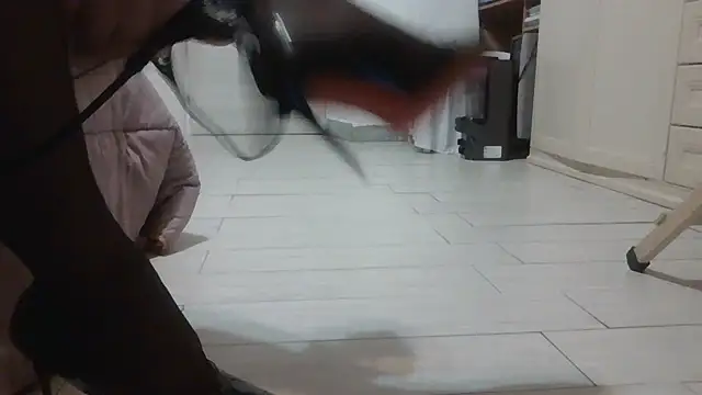 Luanatrav1 online show from March 2, 9:16 am