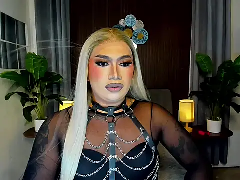AmandaFlaire  online show from July 6, 5:37 pm