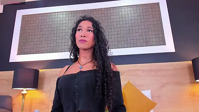 Chloee  Adams online show from April 22, 8:05 pm