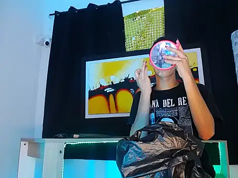 jullian ricci online show from March 23, 8:03 pm