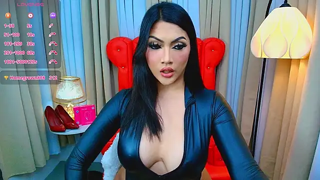 Laureen Hilton online show from June 21, 12:52 pm
