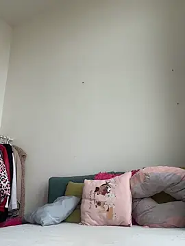 bratzdoll94 online show from March 2, 10:00 am