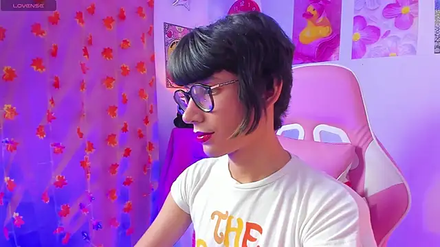 Madeline 21 online show from March 15, 5:32 am