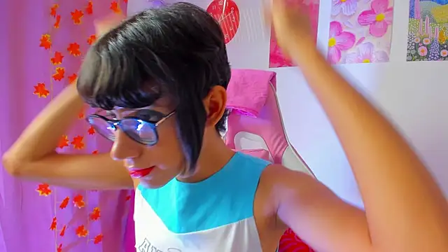 Madeline 21 online show from April 9, 12:11 pm