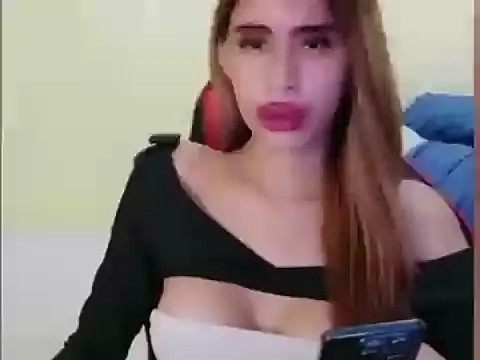 celest yummy online show from April 25, 6:17 am